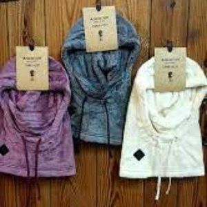 Purple Burton Cora Hood - Helmet fit